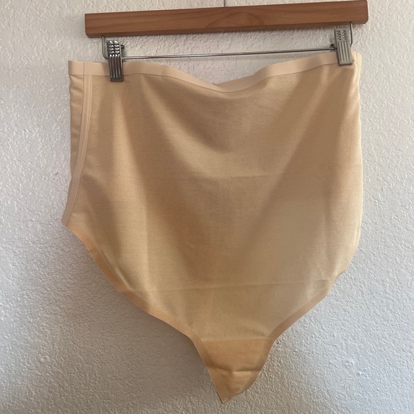 SKIMS SHEER SCULPT HIGH-WAISTED THONG STYLE: SH-HWT-0251 COLOR: SAND SIZE: 3X - Picture 10 of 11